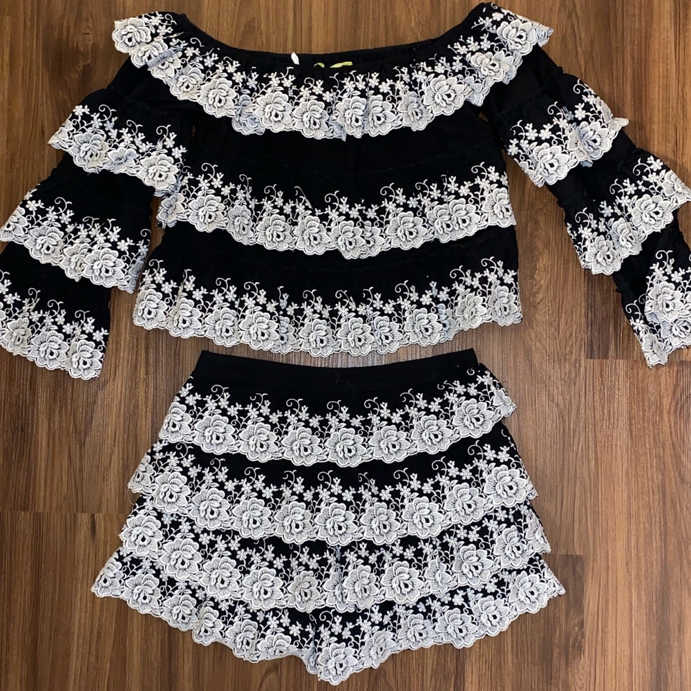Gianni Bini Two Pc Set (top & high waisted shirt)